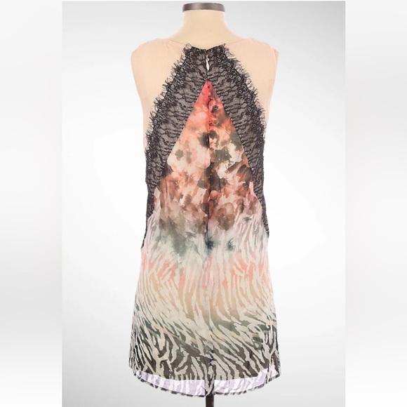 bebe Dresses & Skirts - Bebe Neutral Illusion Print Eyelash Lace Sheath Dress Size 4 GORGEOUS!